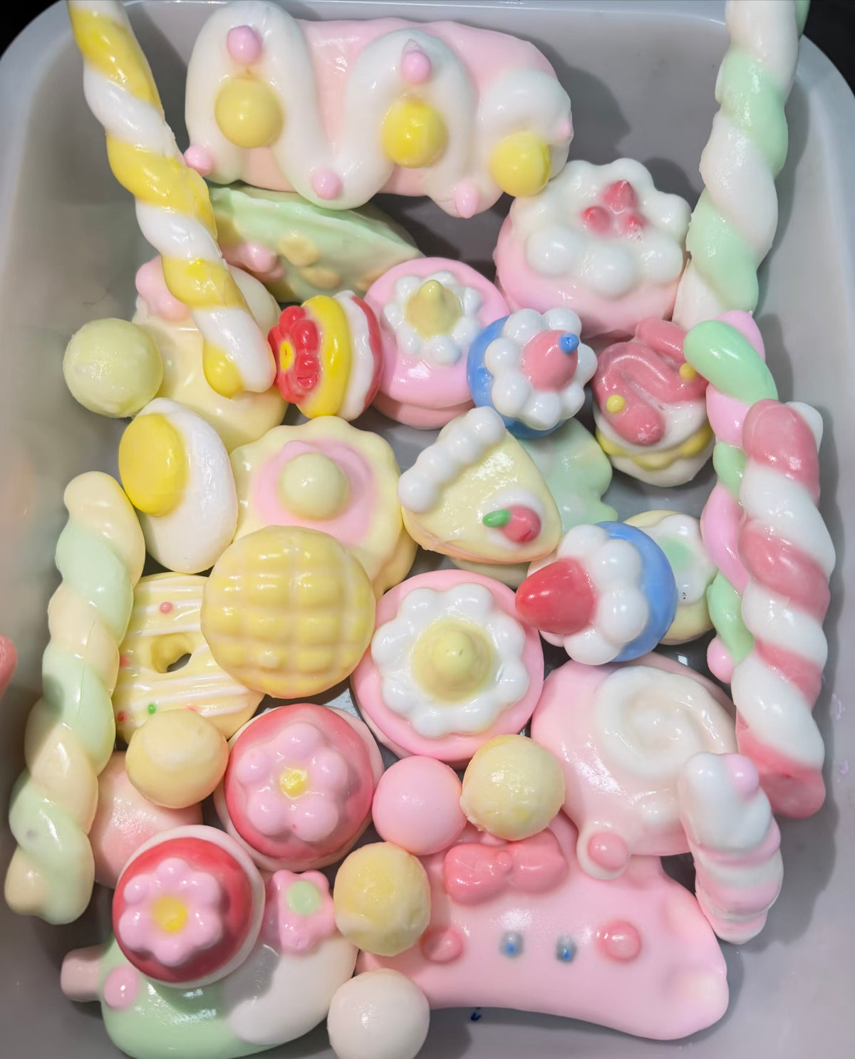 POMIYA 15-Piece Crunchy Squishy Mystery Box